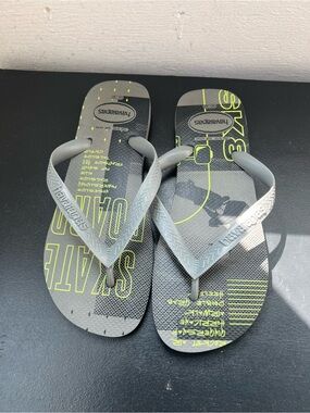 Havaianas Gray Flip Flops with Neon Yellow Graphic